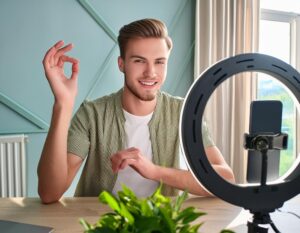 TikTok, la trend règne en maître : comprendre et surfer sur la vague virale